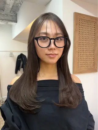 セミロング カラー まさと透明感ベージュ カラーレイヤーカットのヘアスタイル
