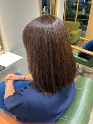 ミディアム 小鴨 美佳のヘアスタイル