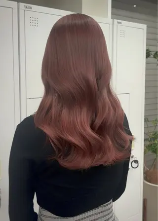 ミディアム 長谷川 日南のヘアスタイル