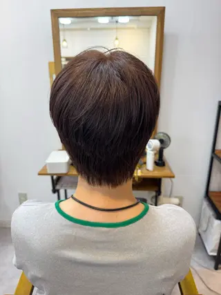 ショート カラー lore umeのヘアスタイル