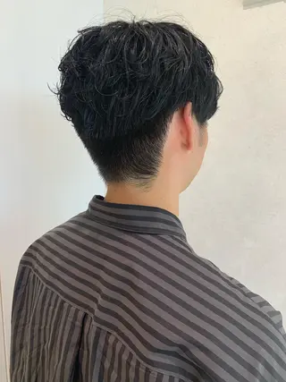 ショート カラー パーマ メンズ ハイトーンカラー🤍 山下 優華のヘアスタイル