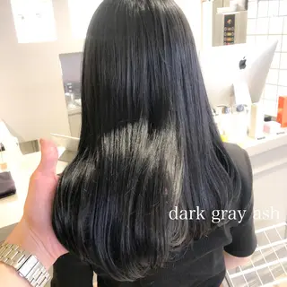 ロング カラー ハイトーン×レイヤー カットTAKUMIのヘアスタイル