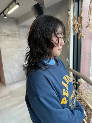 セミロング パーマ ウルフ レイヤー パーマ🪐MANAのヘアスタイル