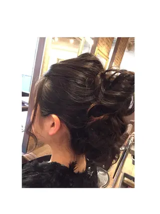 セミロング ヘアアレンジ shi hoのヘアスタイル