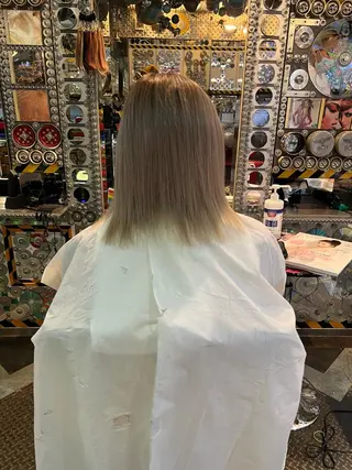 ミディアム KOYA コヤのヘアスタイル