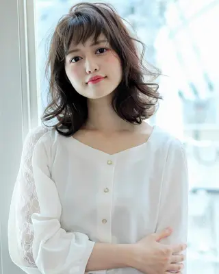 ミディアム カラー パーマ Luxbe hakataのヘアスタイル