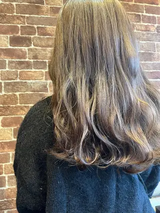 ミディアム カラー パーマ ヘアアレンジ メンズ キッズ ネイル マツエク・マツパ アイブロウ 久木原 ゆりのヘアスタイル