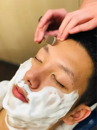 野崎 テレシアのヘアスタイル