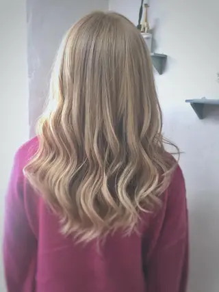 ロング カラー パーマ ヘアアレンジ 推し活専用 【派手髪】飯野ゆかりのヘアスタイル