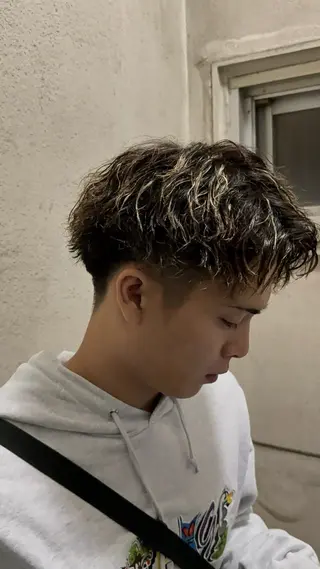 パーマ 赤木 俊太のヘアスタイル