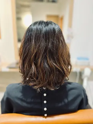ミディアム パーマ 石井 寛司のヘアスタイル