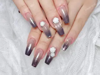ネイル 🦋 Queenieのネイルデザイン