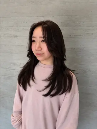セミロング サキ🤍ハイトーン 🪩レイヤーカットのヘアスタイル