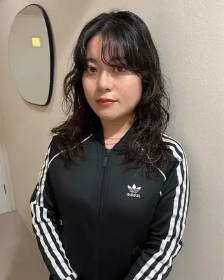 ミディアム パーマ nishi fuyumiのヘアスタイル