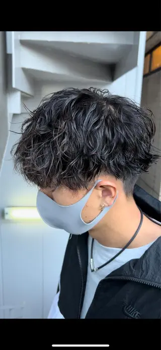ショート パーマ メンズ 曲がる縮毛矯正 LIBER 岩名のヘアスタイル