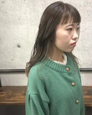 ロング カラー 江原 彩華のヘアスタイル