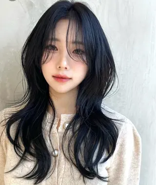 ロング 🇰🇷ハイトーン× 韓国レイヤー레이어드のヘアスタイル