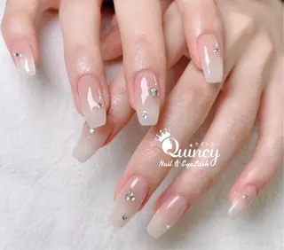 ネイル Quincy ネイル&アイラッシュのマツエク・マツパデザイン