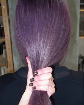 セミロング カラー 湯浅 美玖のヘアスタイル