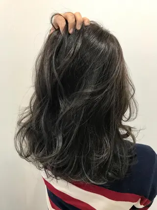 ミディアム カラー 若杉 諒のヘアスタイル