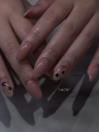 ネイル mikoto 🎀 艶々美フォルムのネイルデザイン