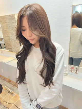 ロング カラー YUI/ ブリーチカラー🌷のヘアスタイル