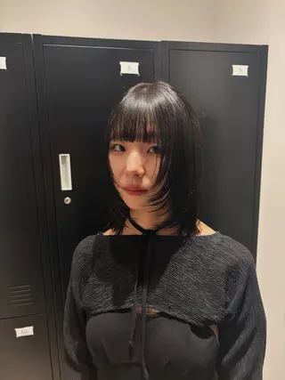 ミディアム カラー 崎久保 優菜のヘアスタイル