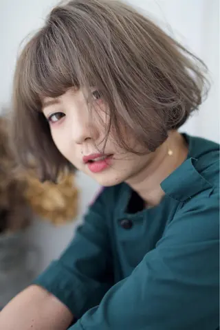 ショート カラー fio マナミのヘアスタイル