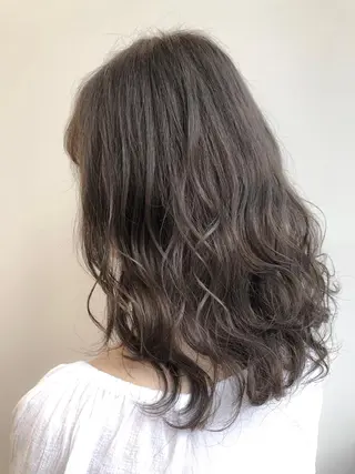 セミロング カラー 【透明感、艶髪】西村 有司のヘアスタイル