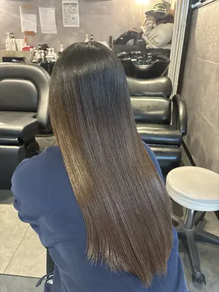 ロング elu あやね💜 🫧カラー・縮毛矯正のヘアスタイル