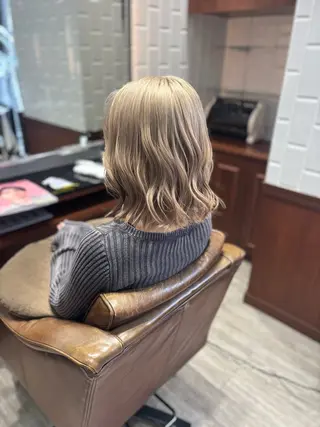 ミディアム カラー 岩柳 秋空のヘアスタイル