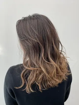 セミロング カラー ヘアアレンジ 【公式】amble luxe池袋東口🩷のヘアスタイル