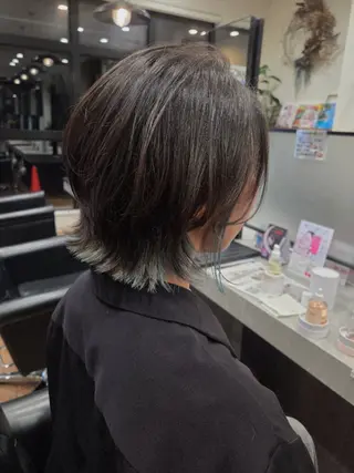 カラー ショート 関口 友菜のヘアスタイル