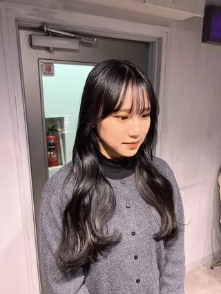 ロング カラー NANAMI🩵 大人可愛い韓国ヘアのヘアスタイル