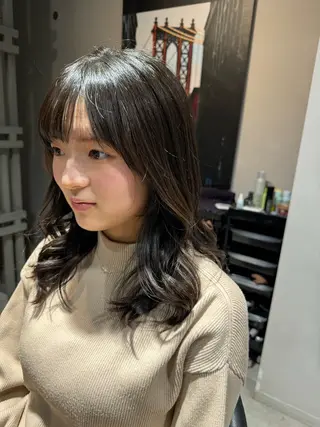 セミロング 似合う髪型見つけます AYAKAのヘアスタイル