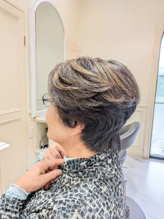 ショート カラー Salon de with根本博史のヘアスタイル