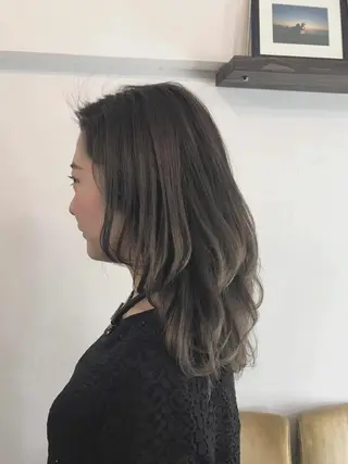 セミロング ボブ♡柔らかいカラー 實松栞理のヘアスタイル