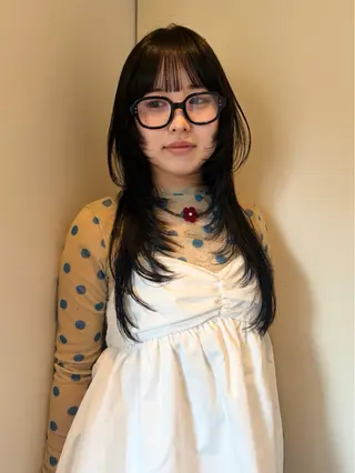 ロング カラー MIU/ルーツカラー 顔まわりレイヤーのヘアスタイル