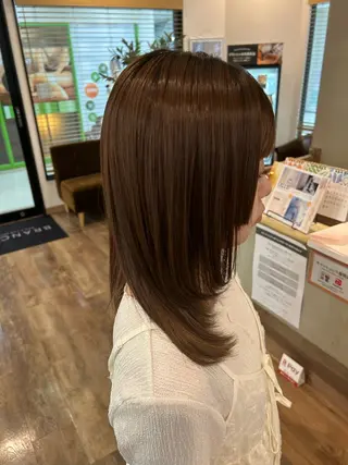 セミロング カラー 穐山 翔也のヘアスタイル