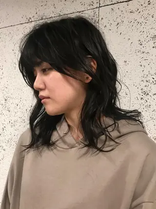 セミロング KOOKI スティードトーキョーのヘアスタイル
