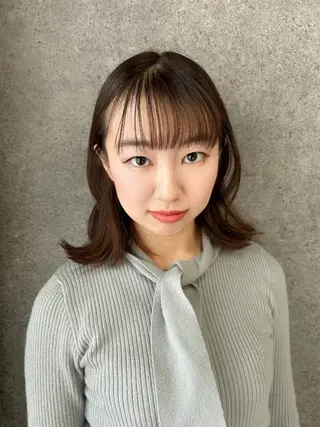 セミロング ブリーチ🐰インナー ♡ハイライト♡綾🐰のヘアスタイル