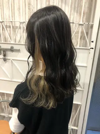 カラー white.梅田 デザインカラー🦄のヘアスタイル