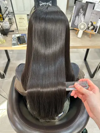 ロング 光を纏うツヤ感ロング Natsuki🤍のヘアスタイル