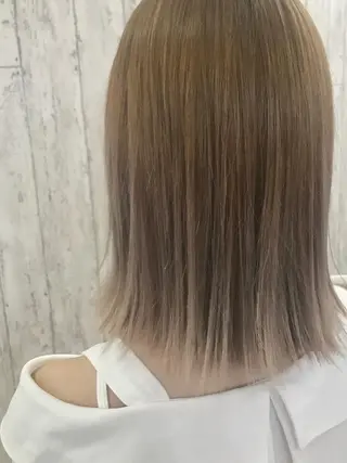 ショート カラー 艶髪🫧髪質改善 縮毛矯正✨影山湧市のヘアスタイル