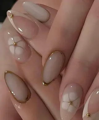 ネイル 🩷KaRin🩷 チップ長さ出し専門のネイルデザイン