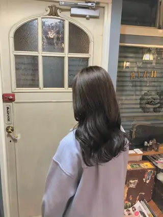 セミロング カラー AYANO ／レイヤー／オリーブのヘアスタイル