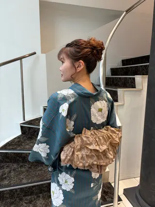セミロング ヘアアレンジ BiBi 藪 菜月のヘアスタイル