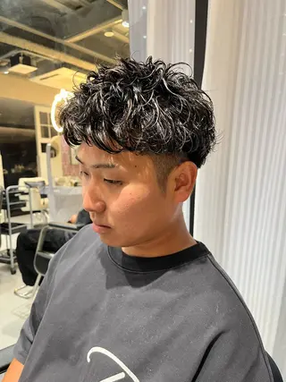 ショート パーマ 穐田 司樹のヘアスタイル
