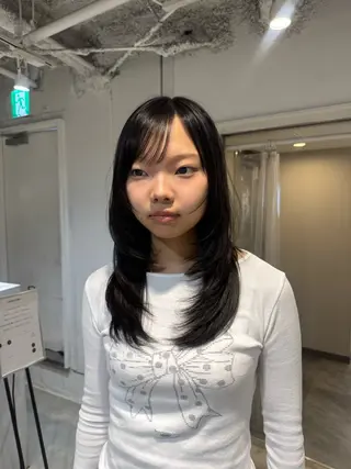 セミロング 新宿/顔周りカット +レイヤー=しずく♩のヘアスタイル