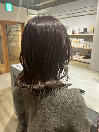 ミディアム カラー MISAKI のヘアスタイル